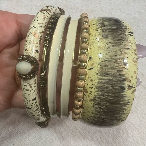 Mint Cream and Gold Textured Bracelets - Picture 1 of 5